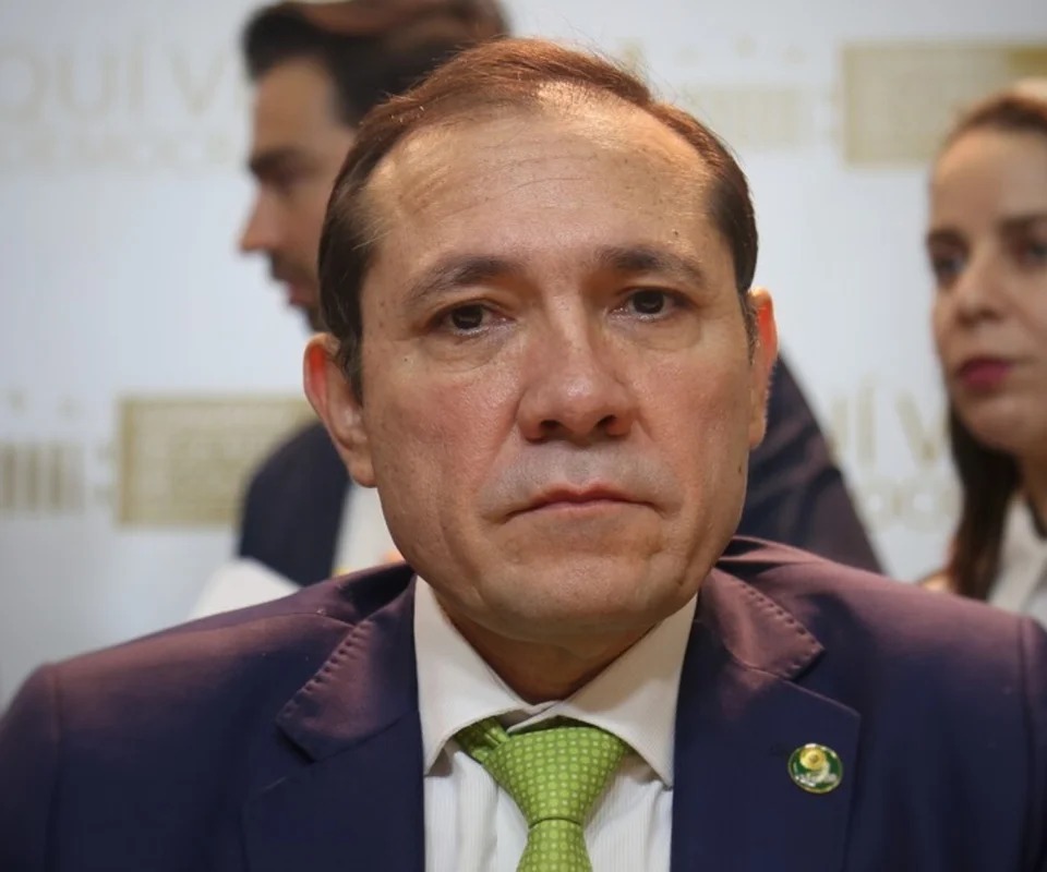 Ordenan cinco días de arresto contra el ministro de Trabajo por desacato a tutela image (3)